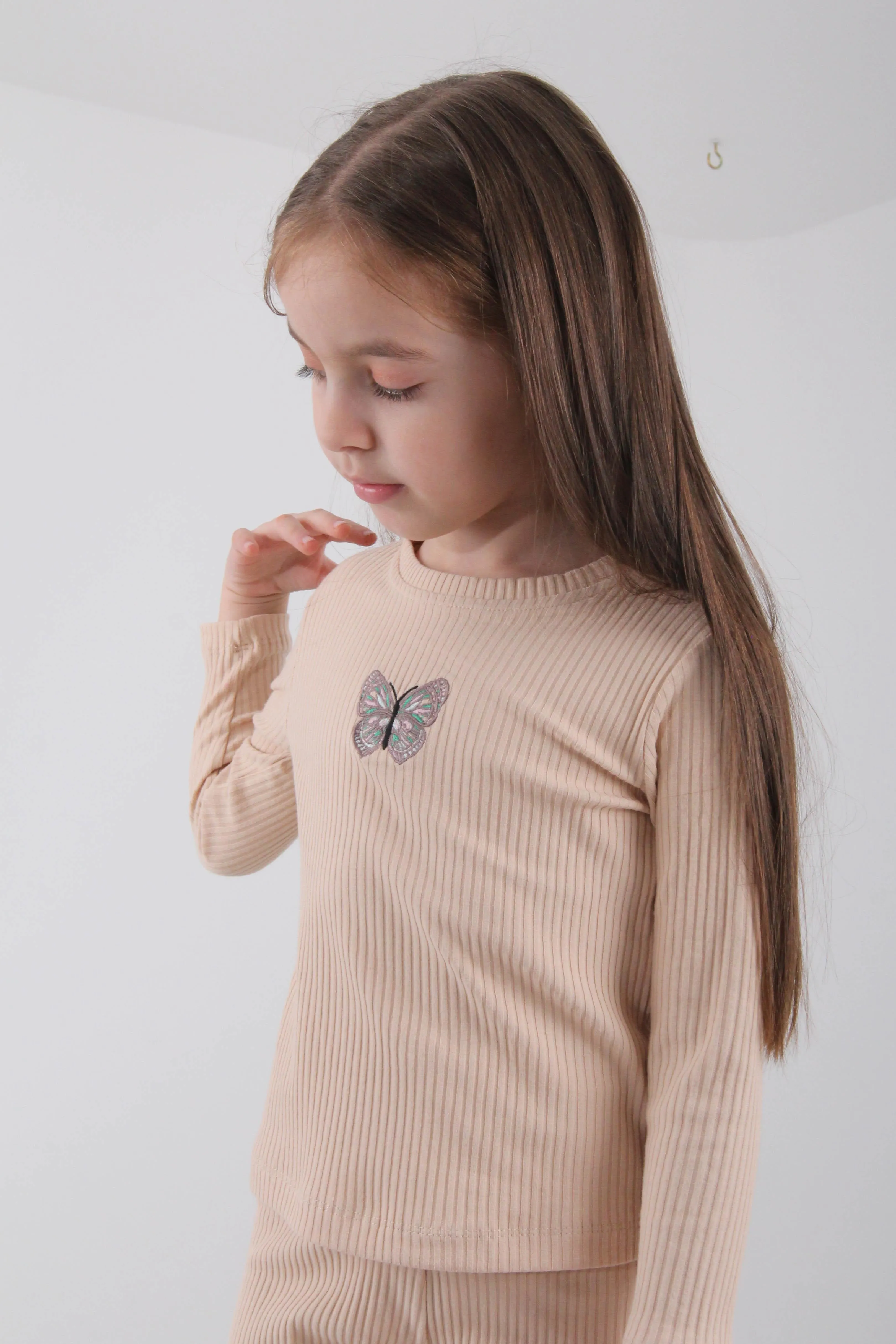 0 pamuklu kelebek nakişli kiz çocuk sweatshirt