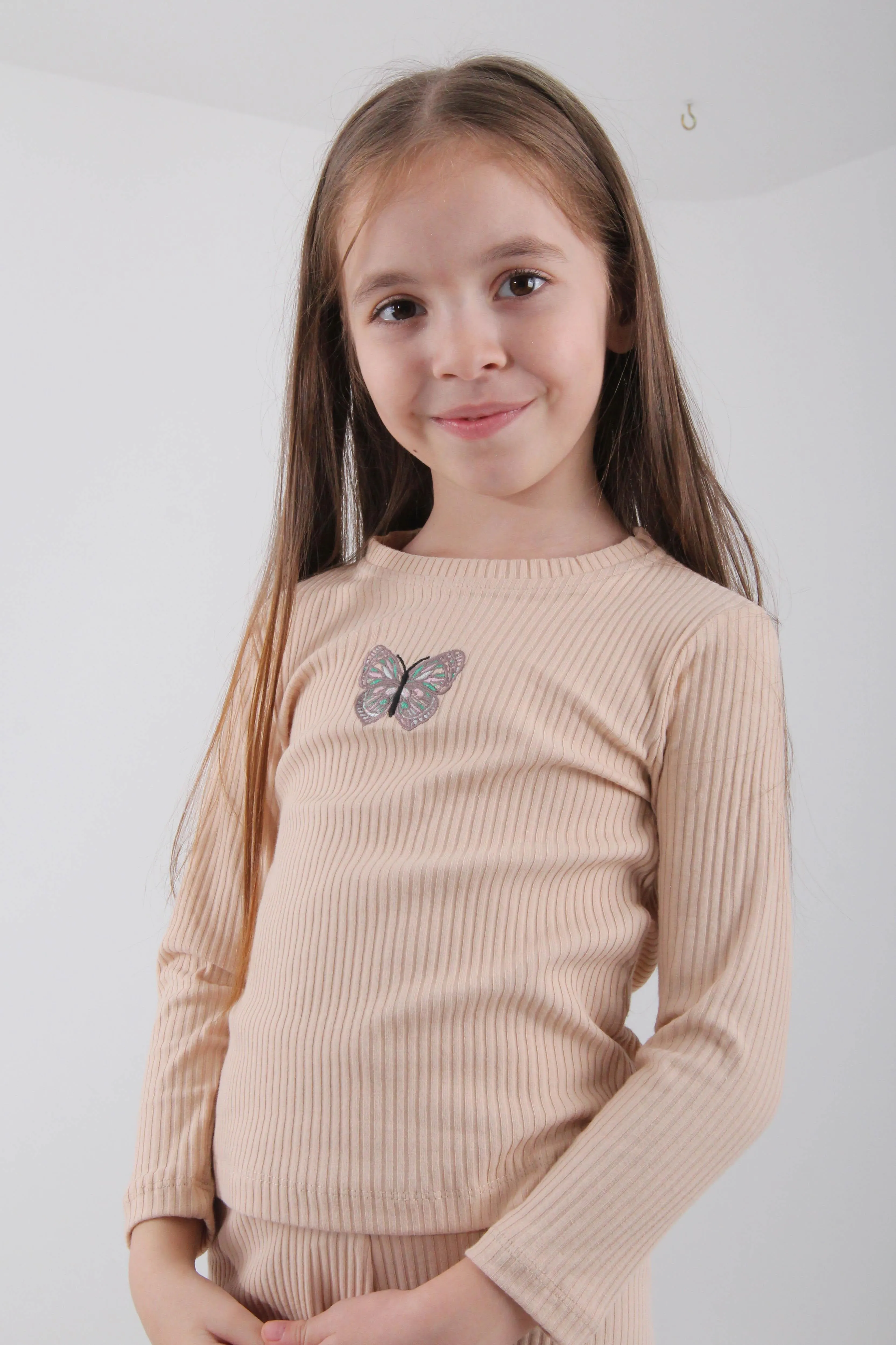 0 pamuklu kelebek nakişli kiz çocuk sweatshirt