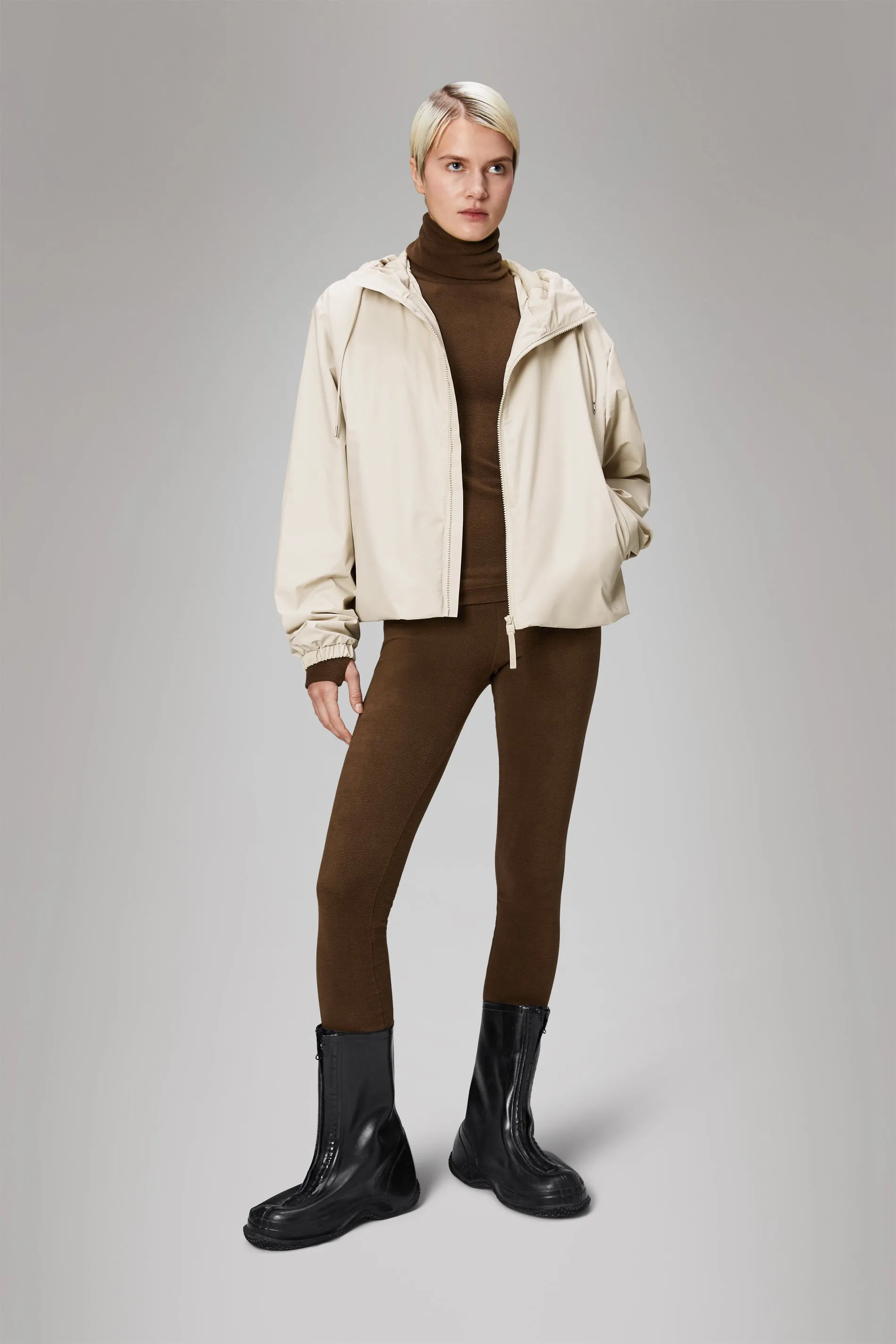 Rains Lohja Short Insulated Jacket in Dune