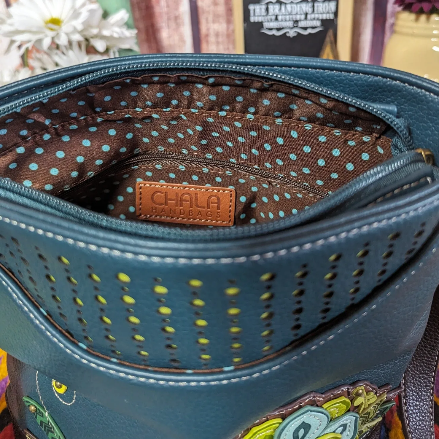 Sweet Messenger Side Tote by Chala 853FGN9/853SUC7