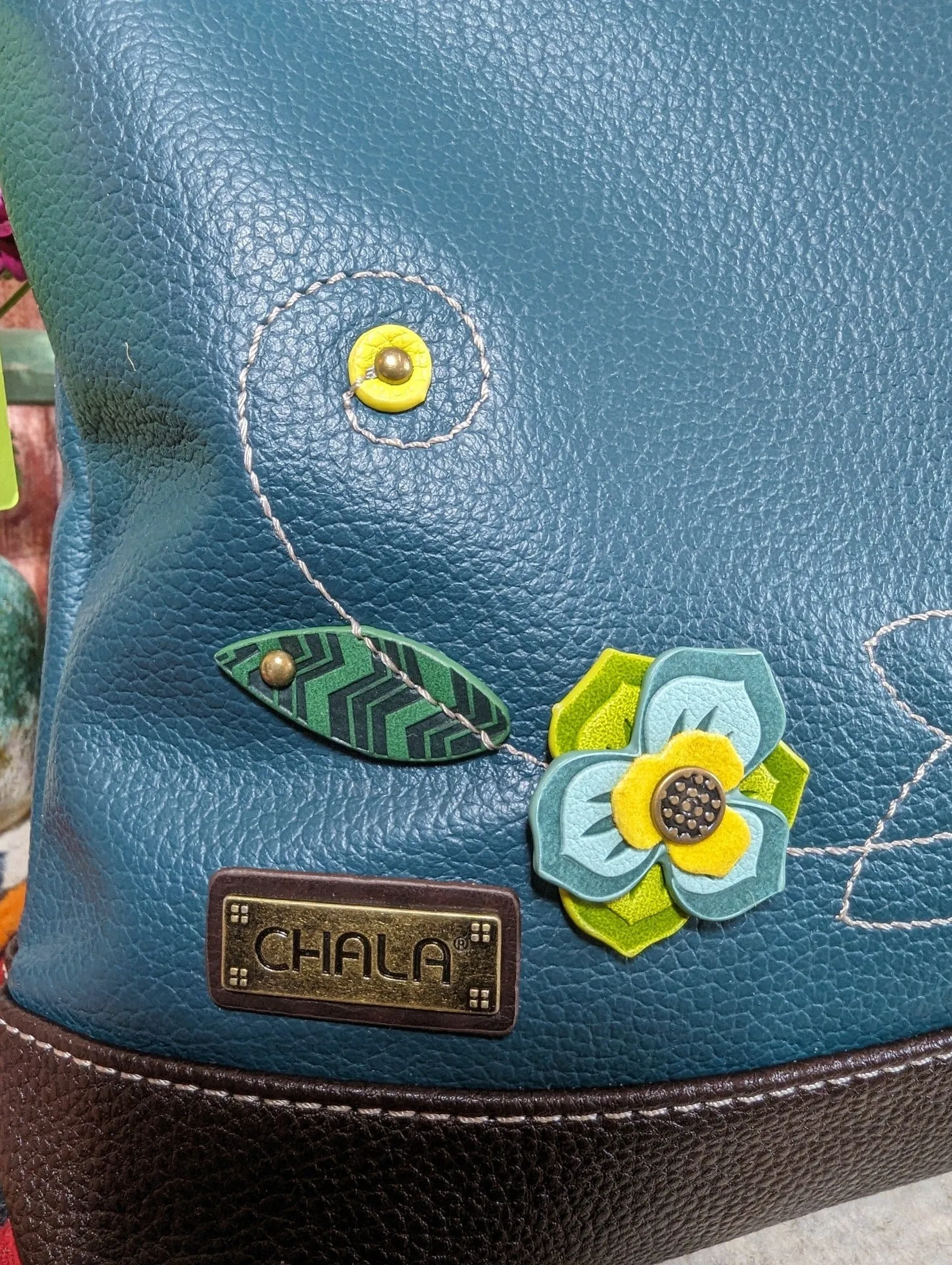 Sweet Messenger Side Tote by Chala 853FGN9/853SUC7