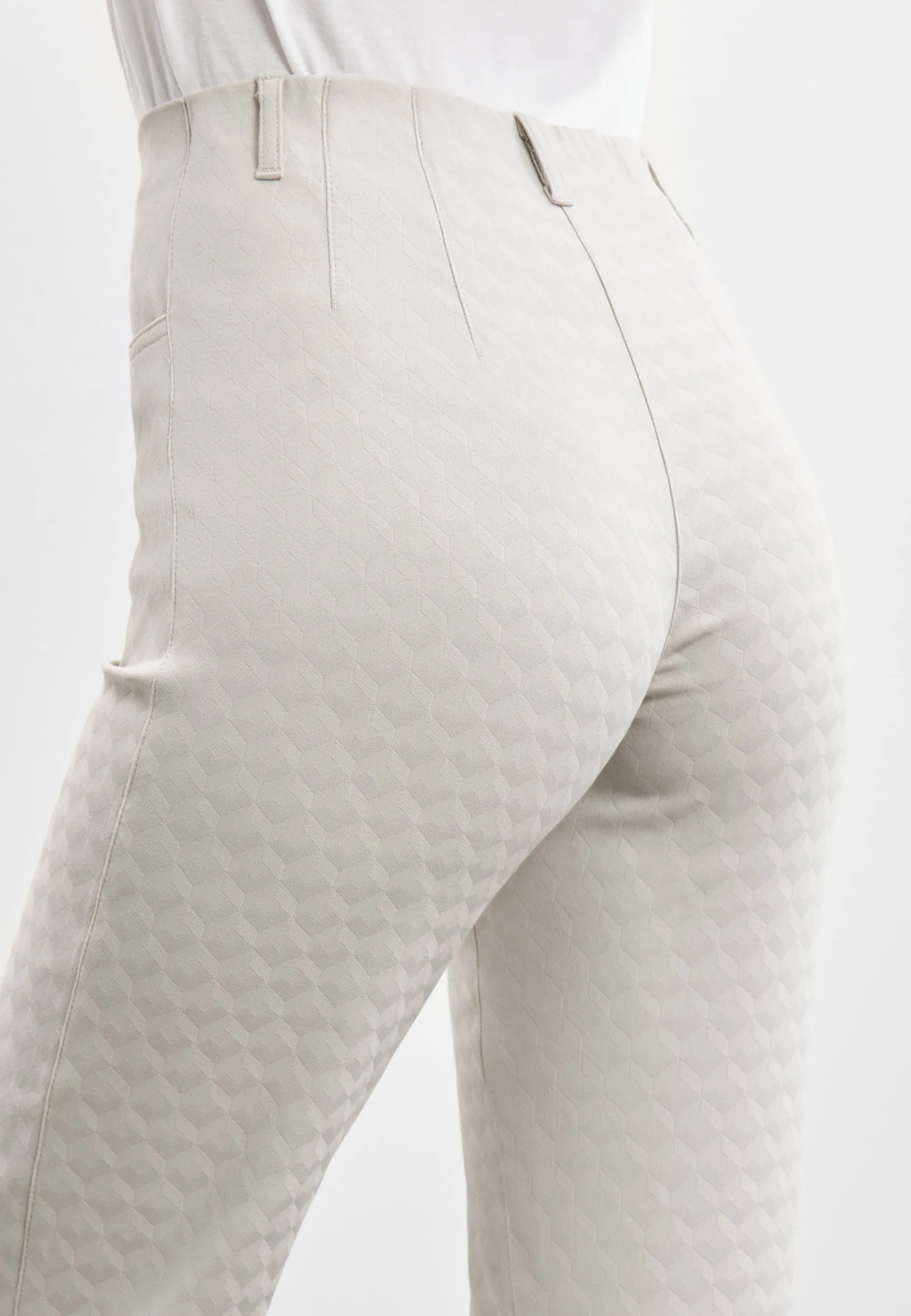 Tracy Straight - Medium Length - Grey Sand Jacquard