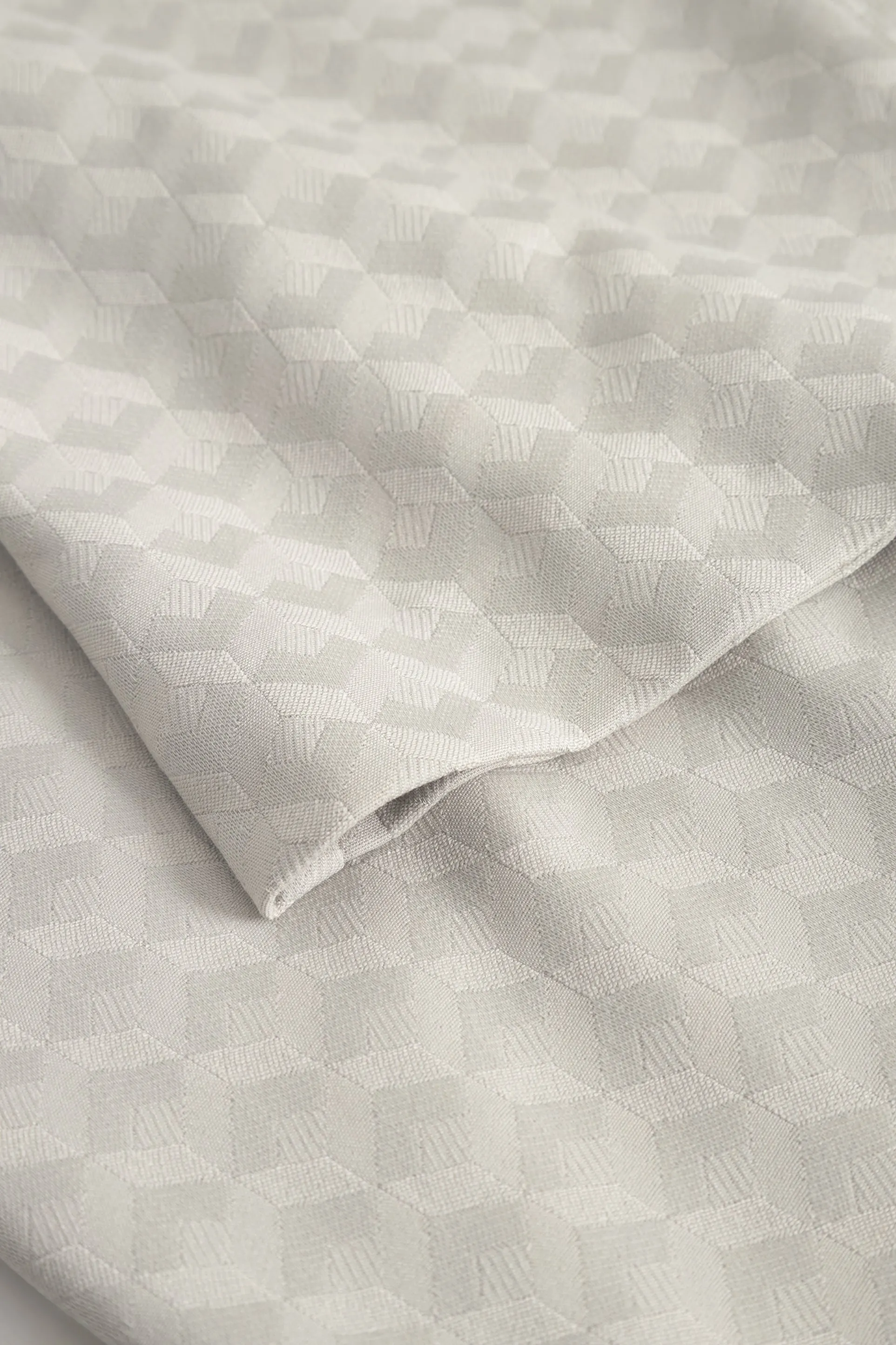 Tracy Straight - Medium Length - Grey Sand Jacquard